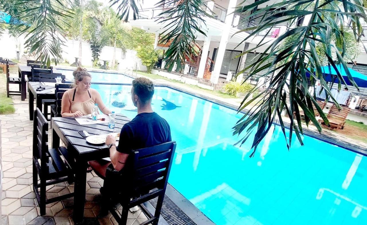 J7 Villaj Resort Trincomalee Exteriör bild